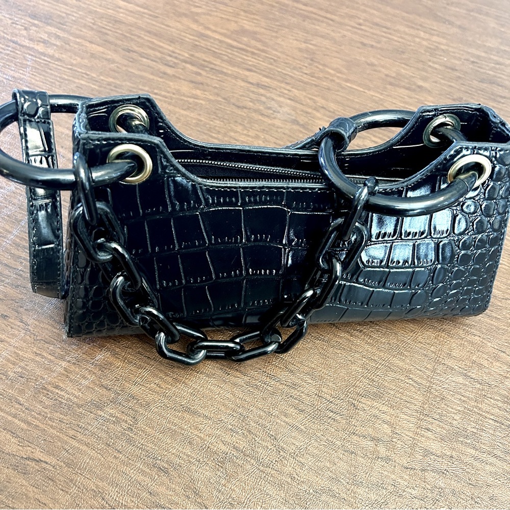 Stunning Purse With Alligator Print